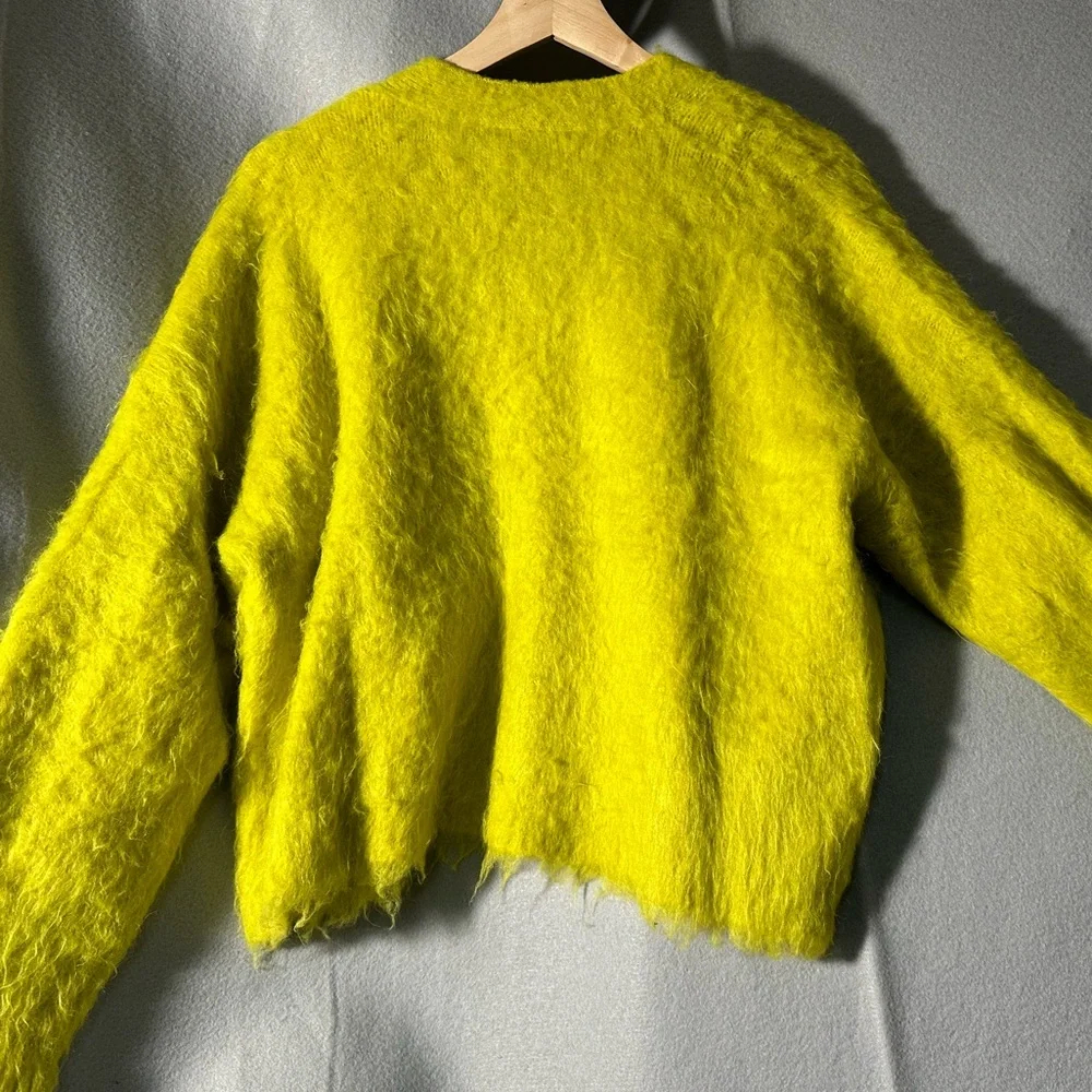Madewell brushed v-neck sweater in yellow or chartreuse color. - Picture 4 of 8